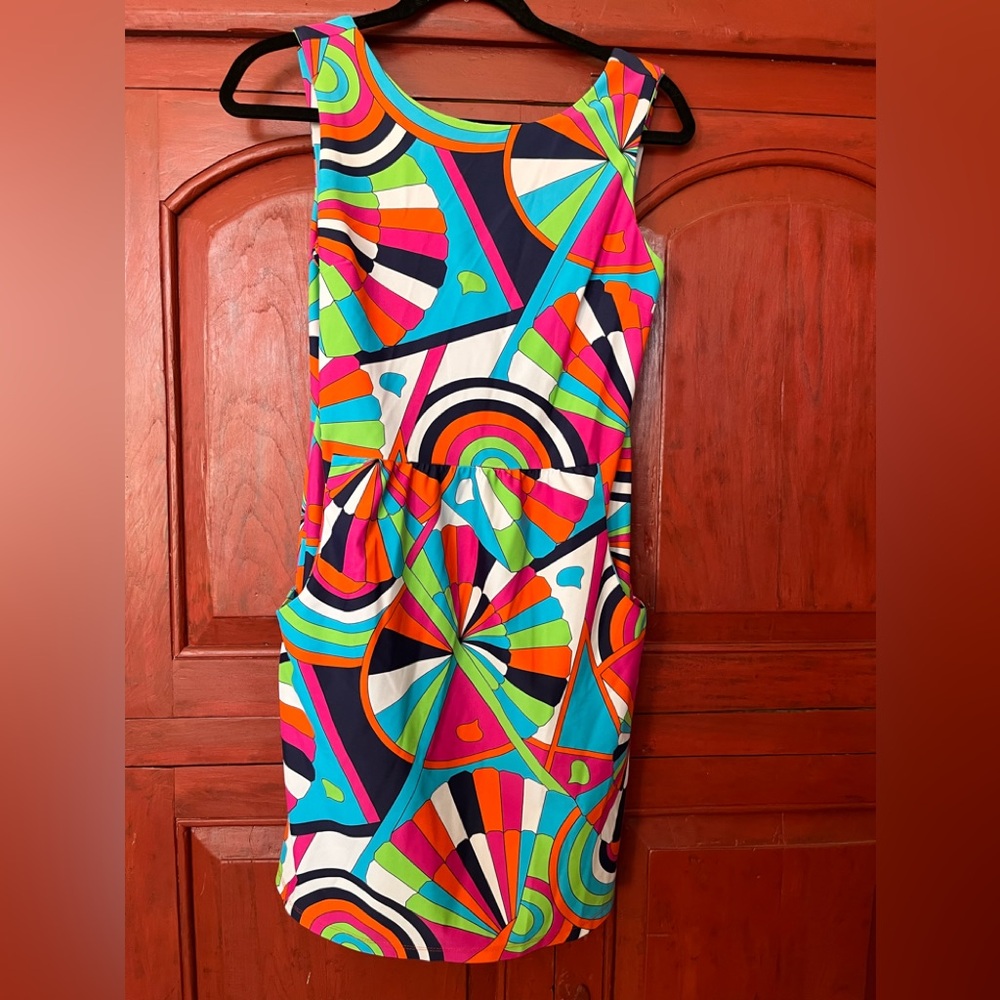 Multicolor Geometric Print Sheath Dress with pockets!